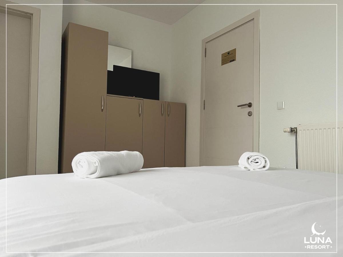 Luna Resort Печ Экстерьер фото