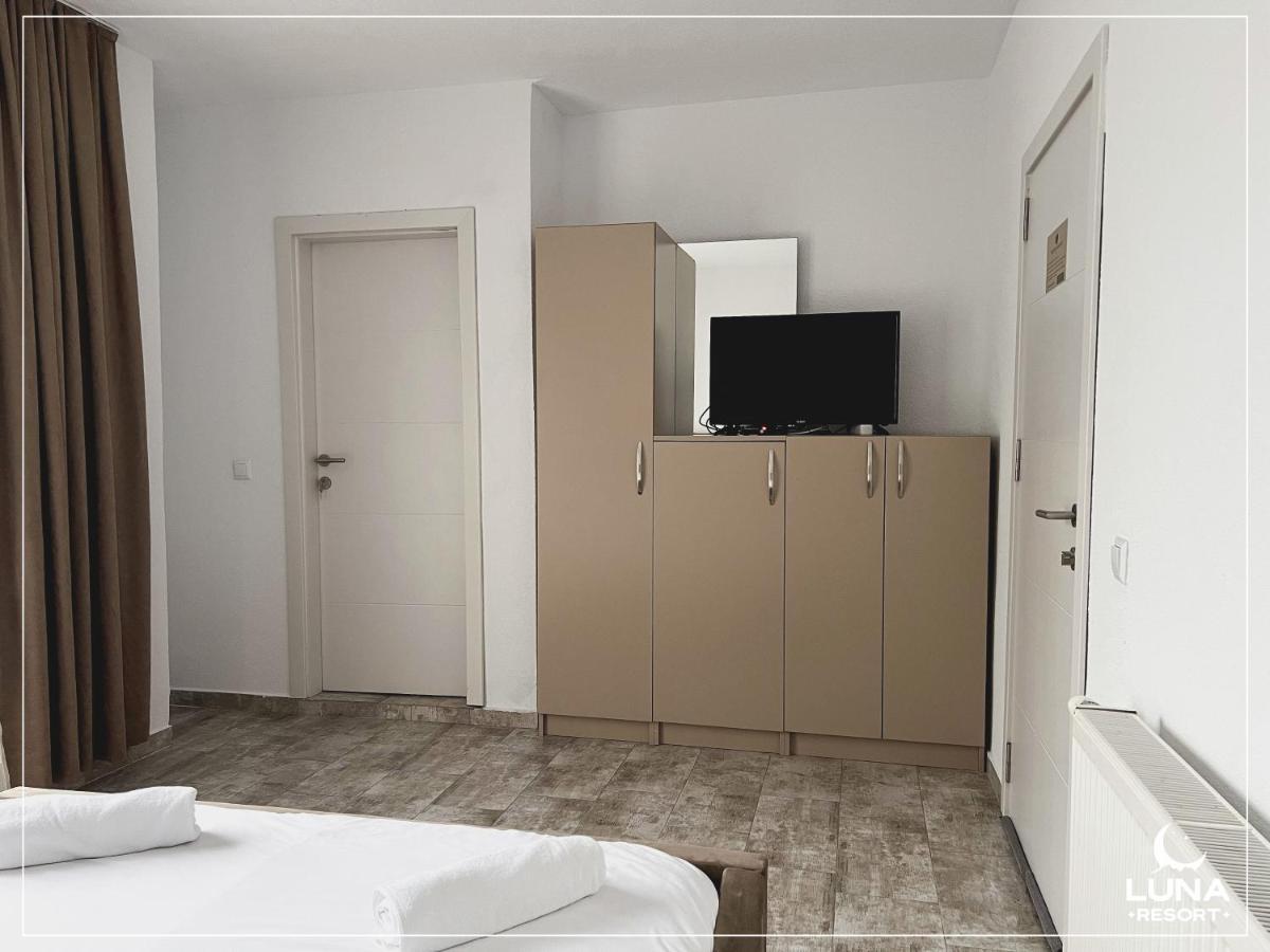 Luna Resort Печ Экстерьер фото