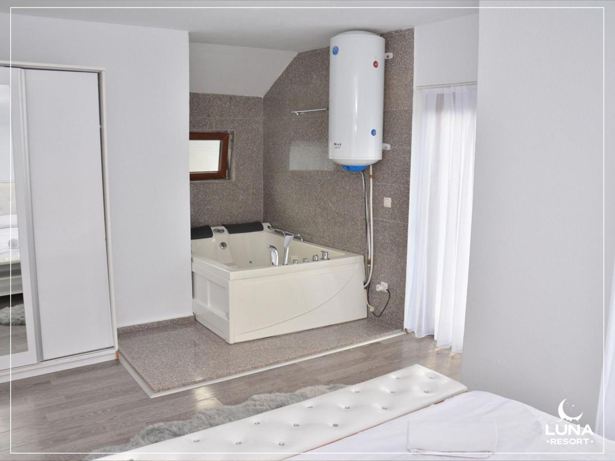 Luna Resort Печ Экстерьер фото